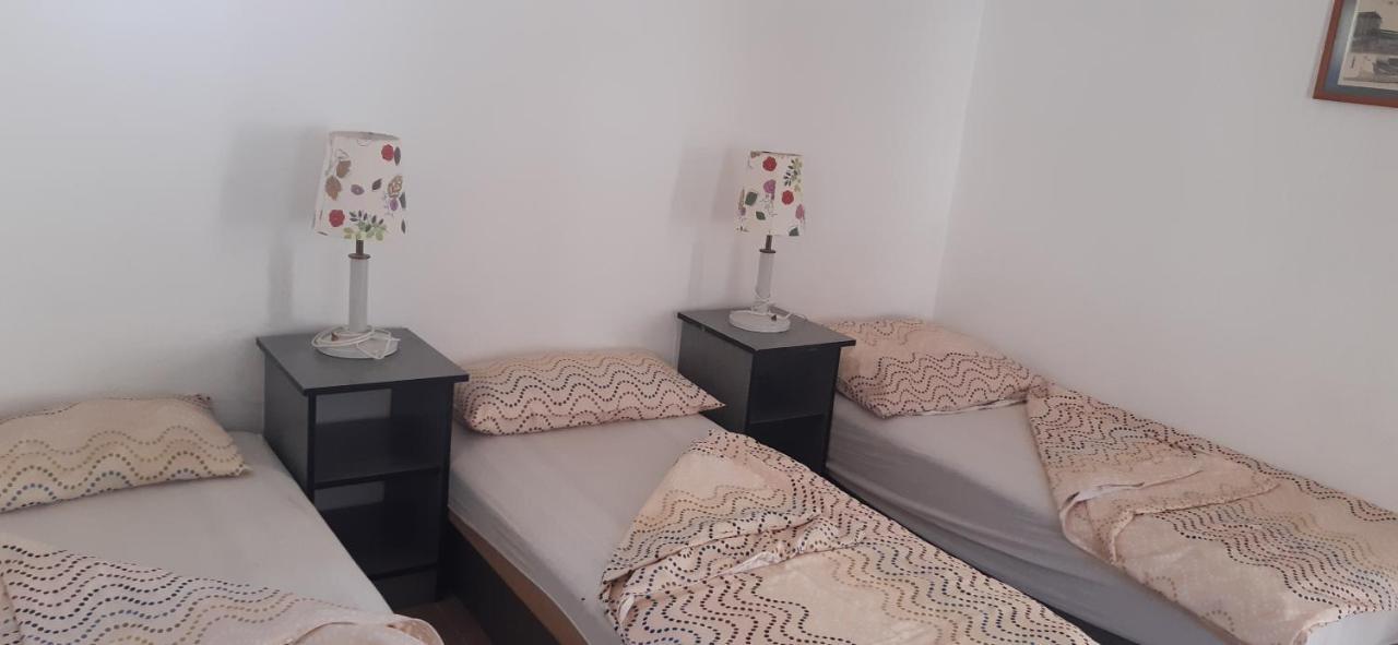 Aqua Hostel Siófok Buitenkant foto