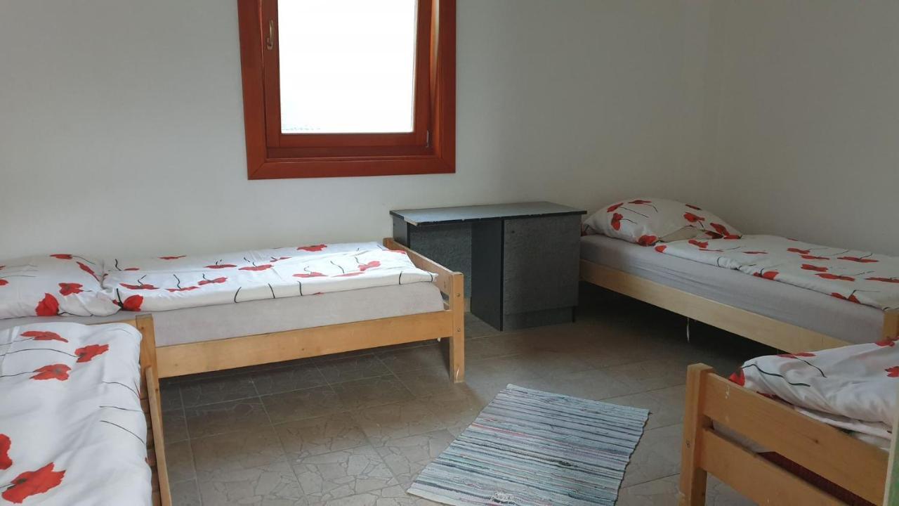Aqua Hostel Siófok Buitenkant foto