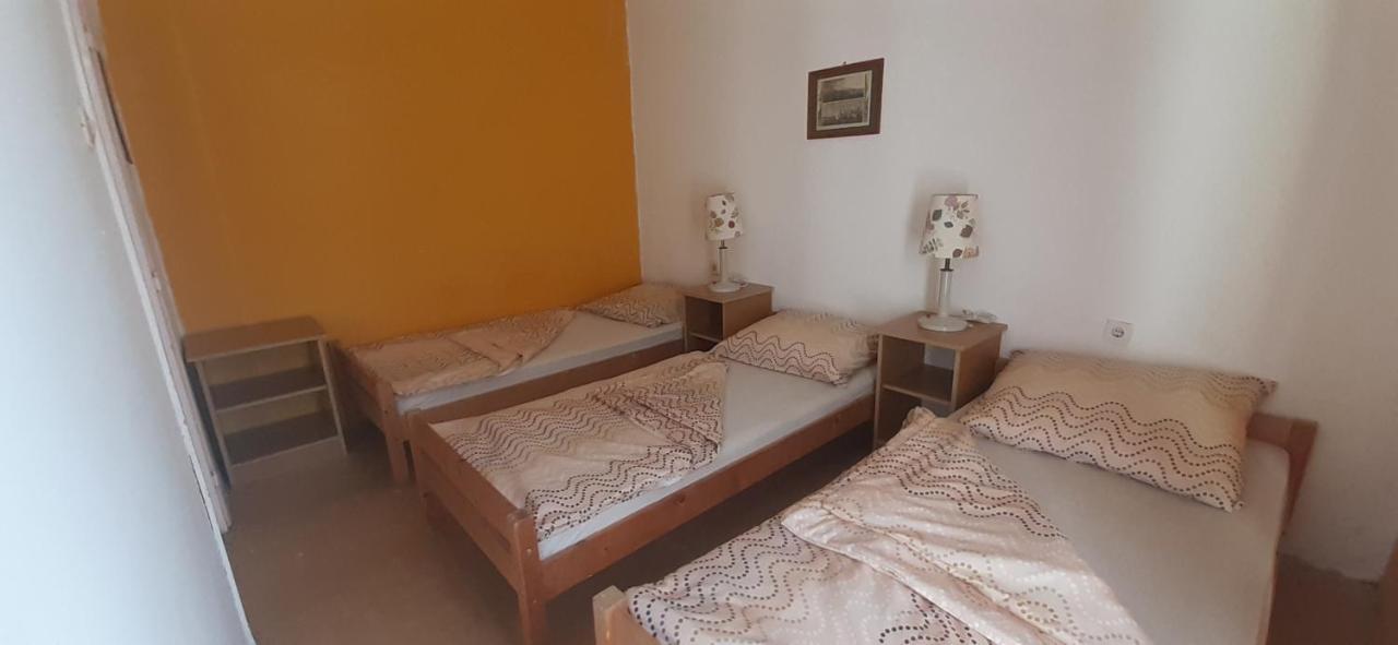 Aqua Hostel Siófok Buitenkant foto