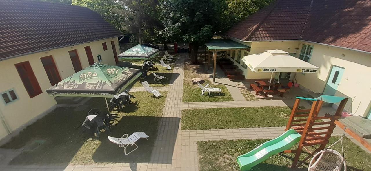 Aqua Hostel Siófok Buitenkant foto