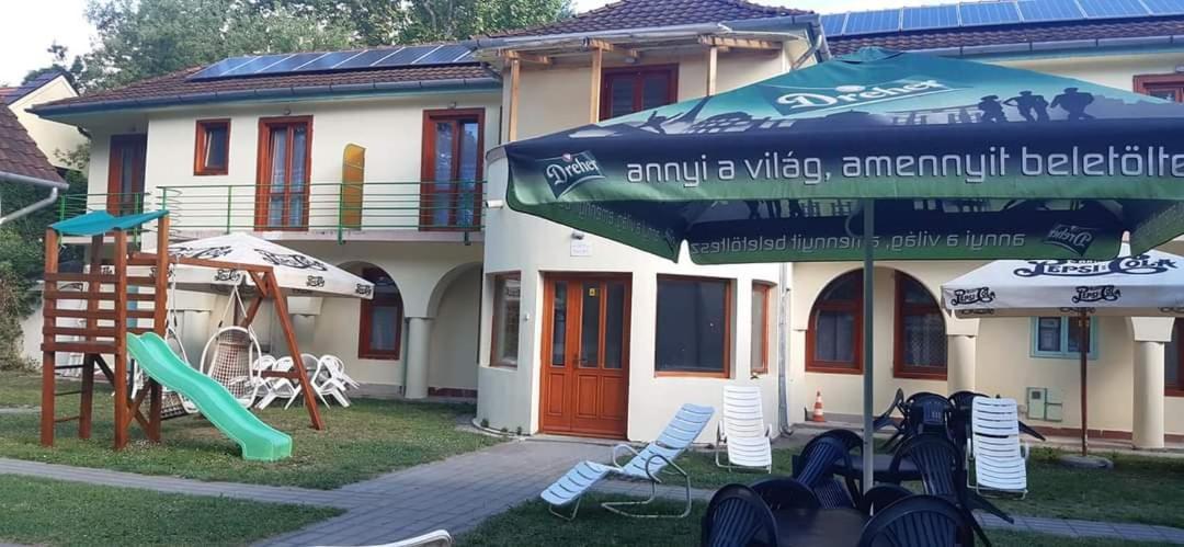 Aqua Hostel Siófok Buitenkant foto